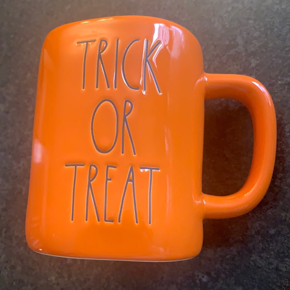 Brand New Rae Dunn Orange TRICK OR TREAT Mug